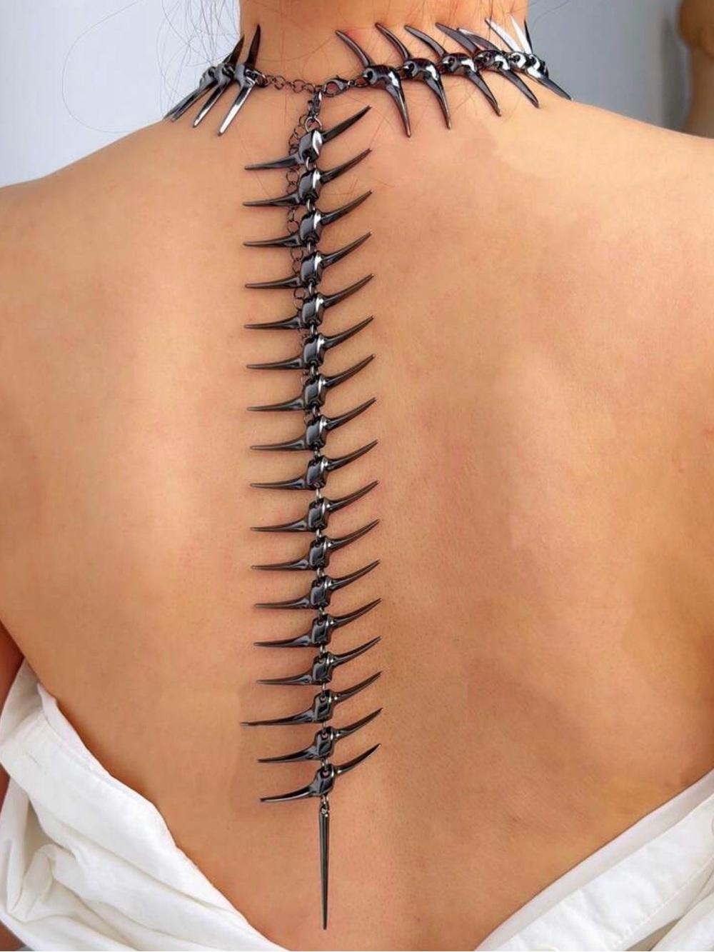 Spine-Back Statement Necklace - Picture 3 of 7